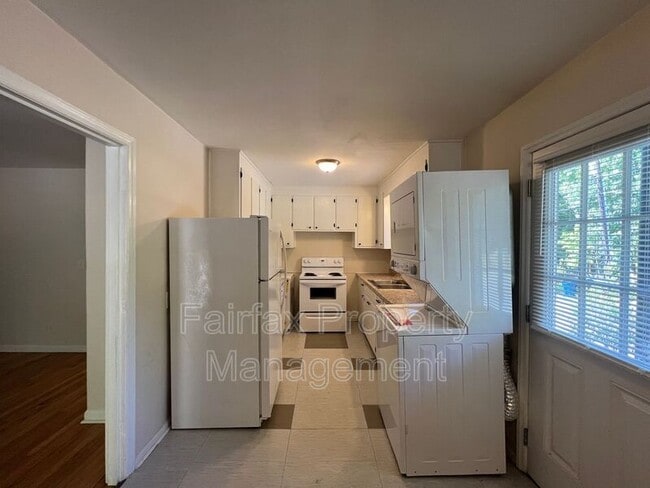 Building Photo - 1937 Morehead Ave