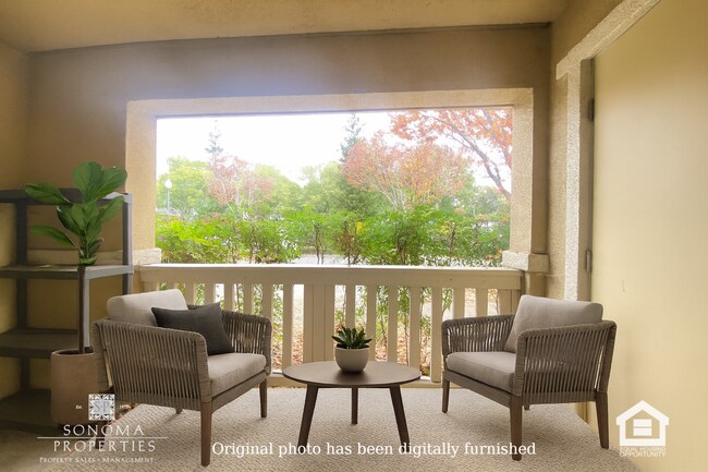 Building Photo - Must-See Charming Ground-Level 1 Bedroom Apartment