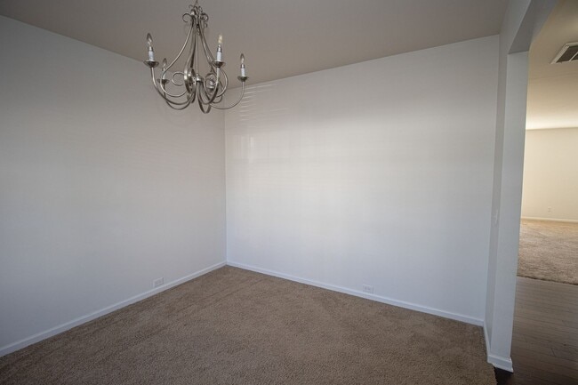 Building Photo - 141 Hay Meadow Ln