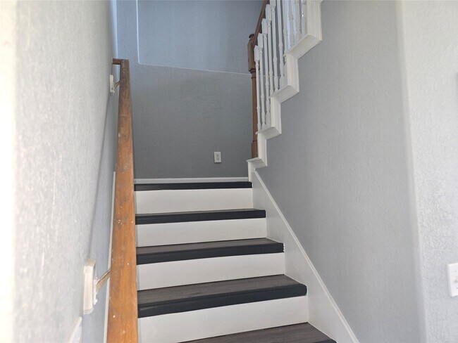 Building Photo - 5210 Benton Dr