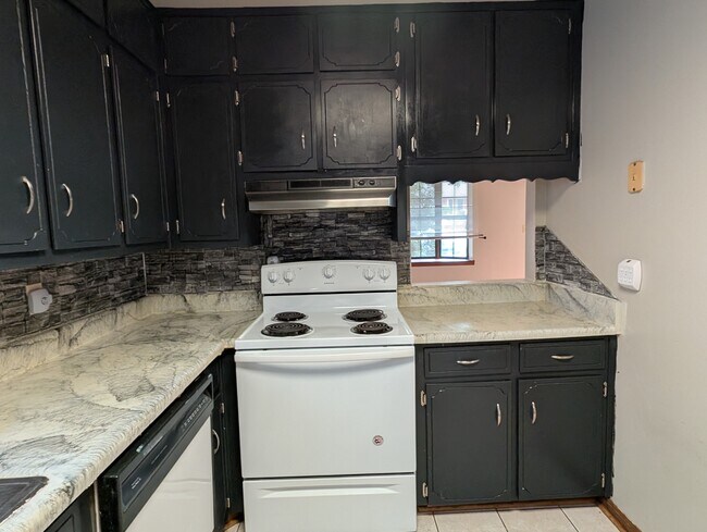 Building Photo - 75 Ezzard St