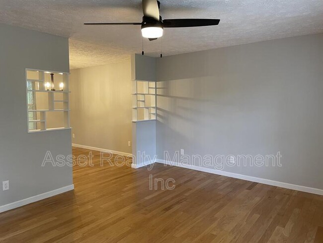 Building Photo - 608 Augustan Ln