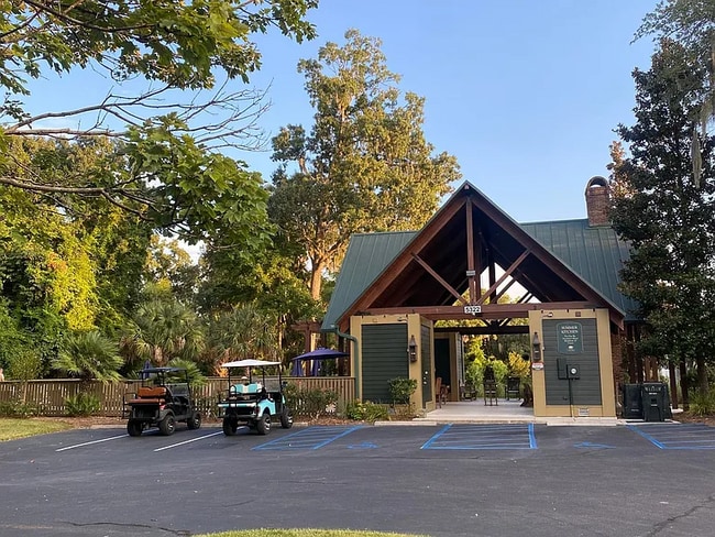 Building Photo - 5534 Colonial Chatsworth Cir