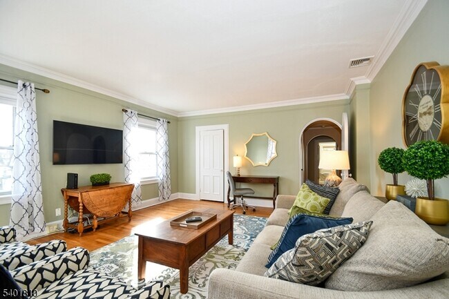 Building Photo - 15 Euclid Ave