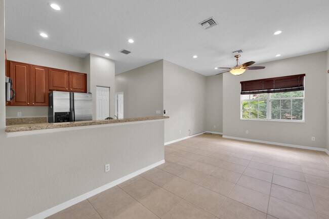 Building Photo - 4851 Bonsai Cir