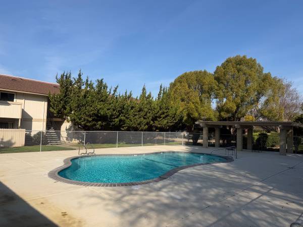 Building Photo - 4260 Clayton Rd