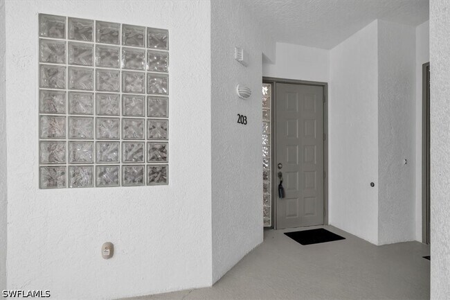 Building Photo - 765 Bentwater Cir