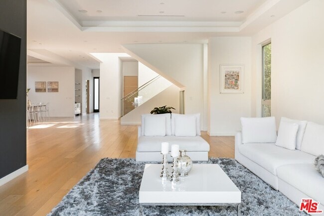 Building Photo - 1723 S Durango Ave