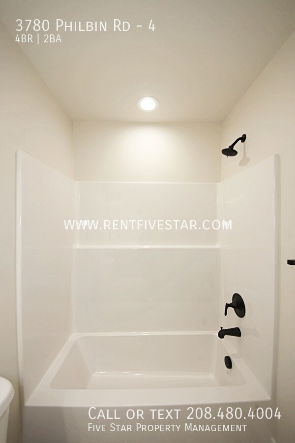 Building Photo - 3780 N Philbin Rd