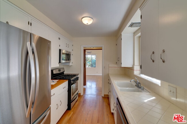 Building Photo - 214 Bellino Dr