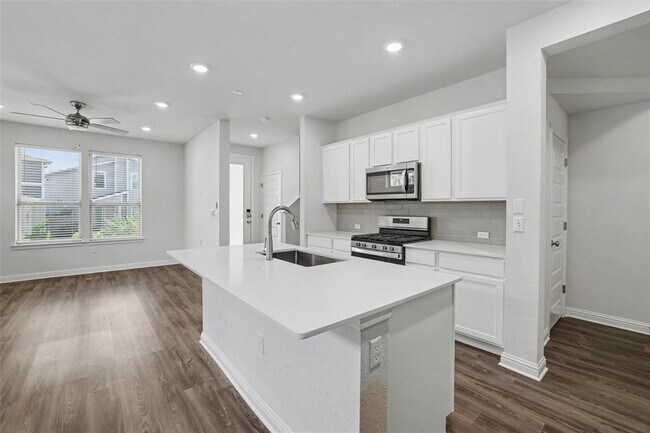 Building Photo - 8518 Leroi Dr
