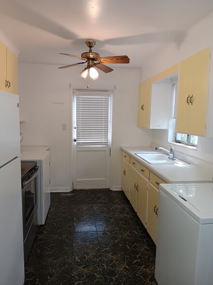 Building Photo - 1518 S Habana Ave