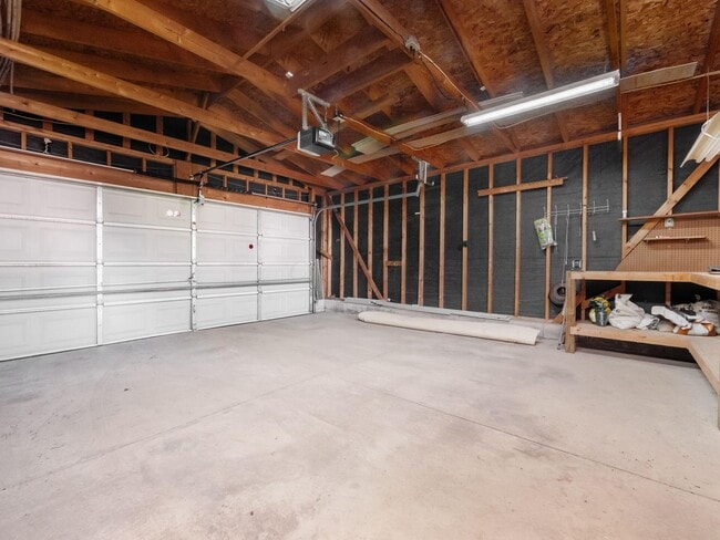 Building Photo - 781 Bruck St