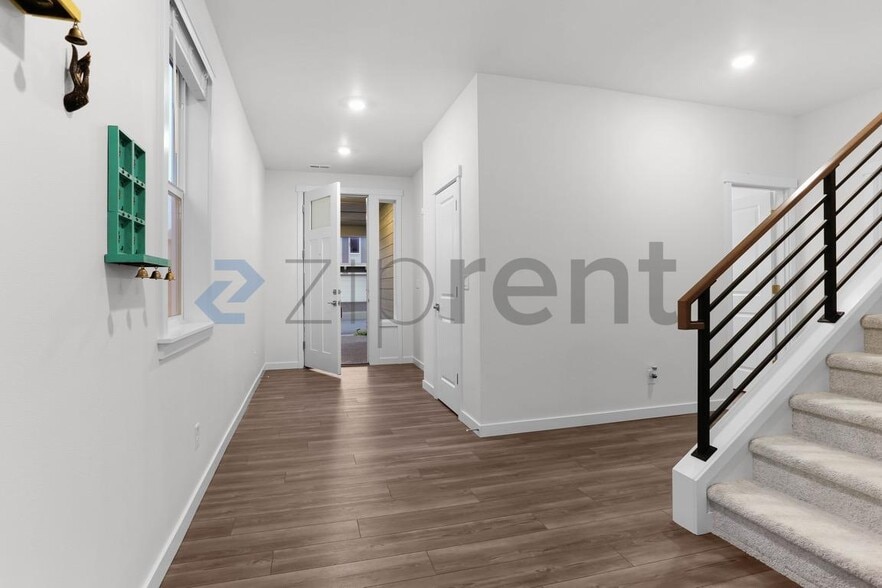 Building Photo - 13231 204th Ave SE