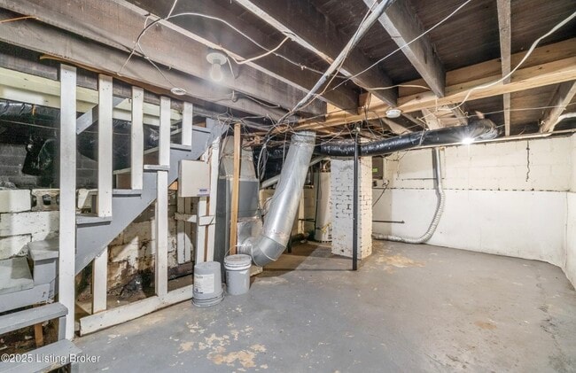 Building Photo - 4014 Greenwood Ave