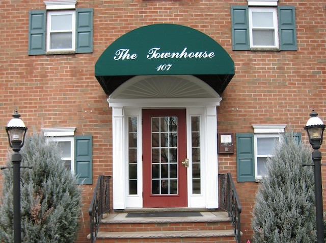 Primary Photo - The Townhouse