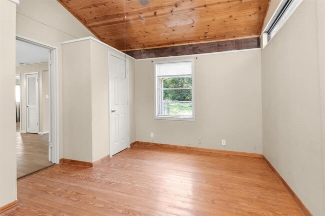 Building Photo - 4967 Lazy Ln