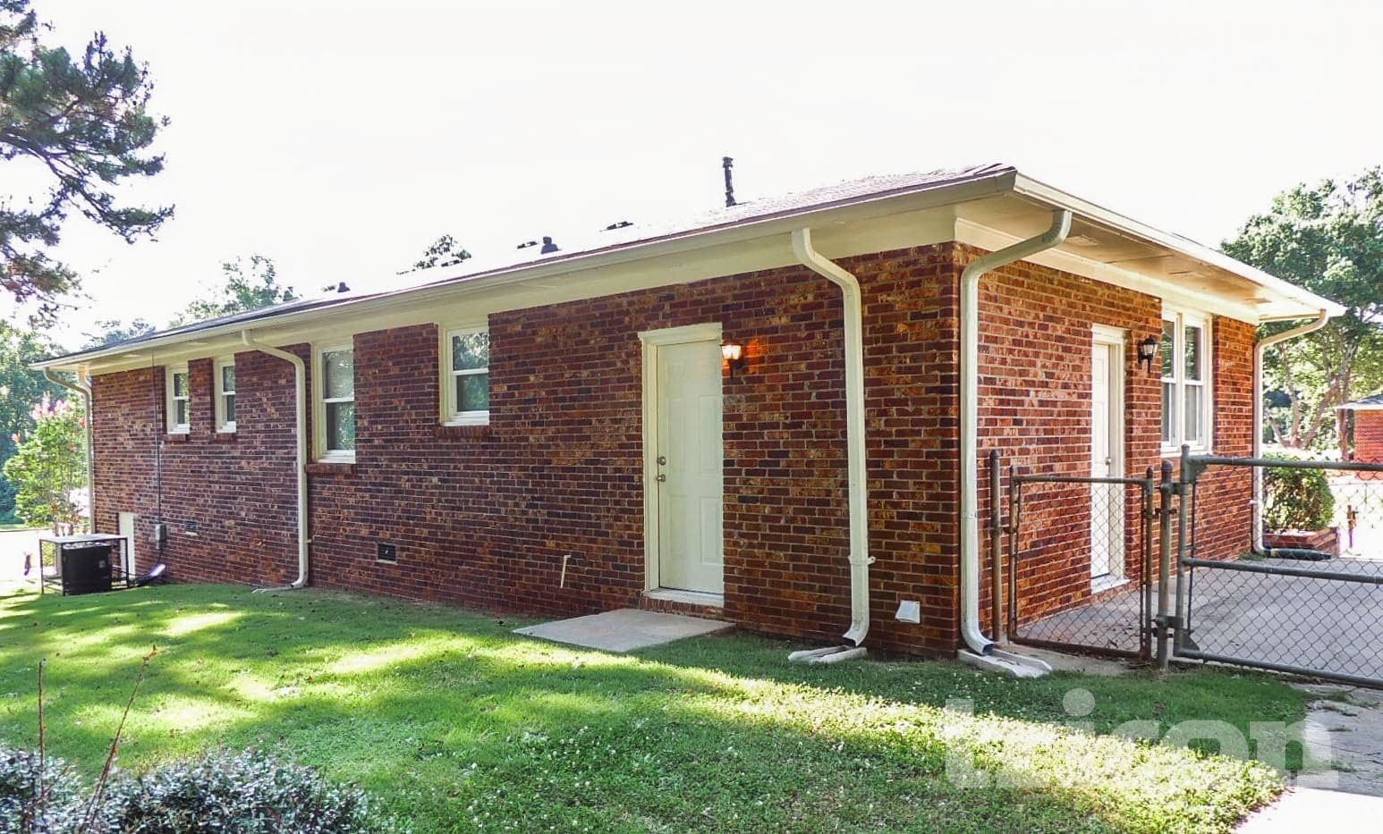 Building Photo - 1679 Cardinal Rd