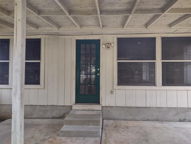 Building Photo - 8608 Devine Ln