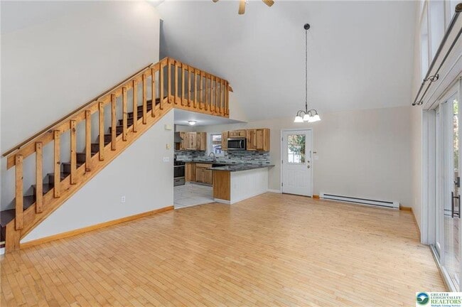 Building Photo - 273 Four Seasons Dr