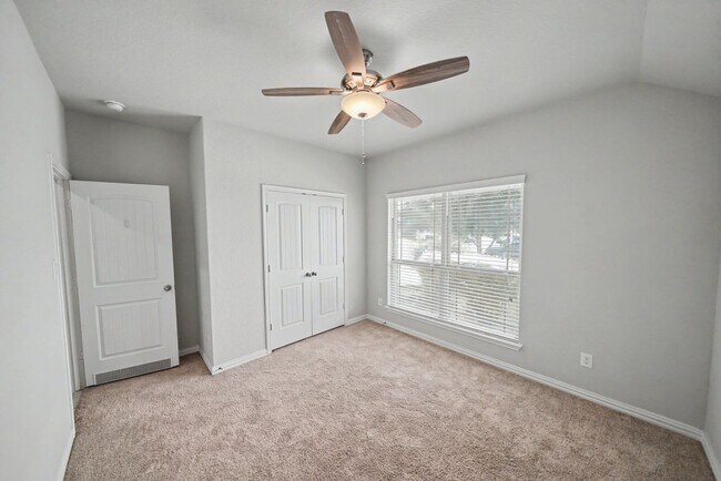 Building Photo - Beautiful Potranco Run Home with 3-Car Garage - Realtor Commission: $750