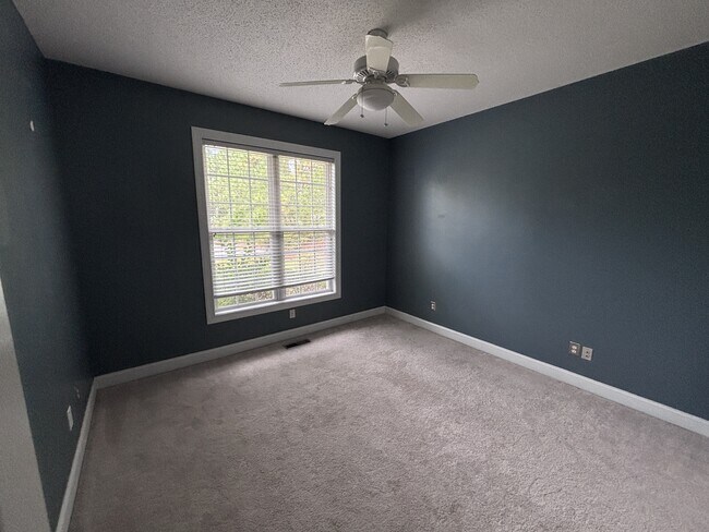 Building Photo - 305 Juniper Creek Blvd