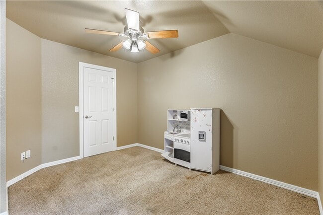 Building Photo - 56 S Woodsprings Dr