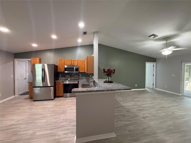 Building Photo - 501 Benton Dr