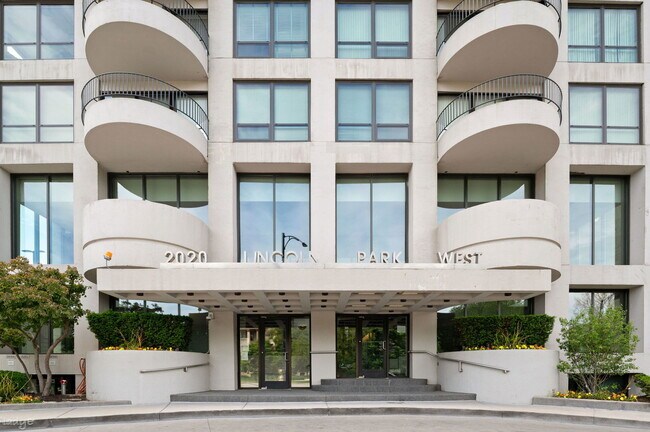 Building Photo - 2020 N Lincoln Park W