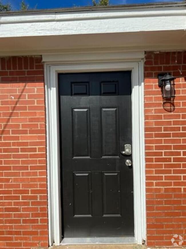 Building Photo - 1 Bed Duplex