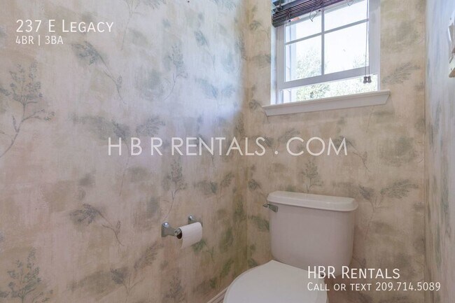 Building Photo - WICKLUND Village 4 Bedroom Home - Gated Dr...