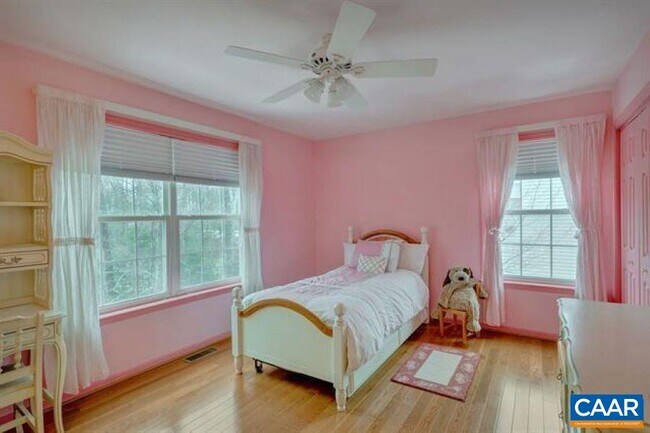 Building Photo - 1150 River Oaks Ln