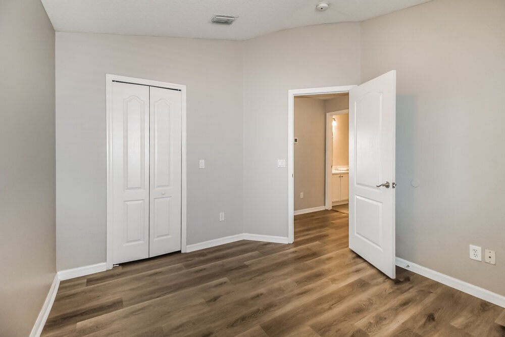 Building Photo - 18032 Birdwater Dr