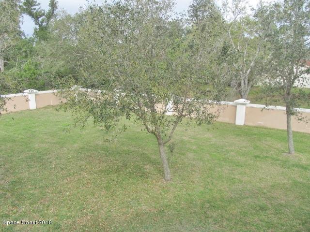 Building Photo - 1385 Lara Cir