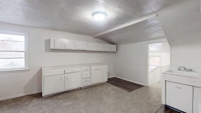 Building Photo - 3863 E 154th St