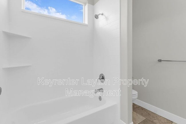 Building Photo - 453 E 690 S