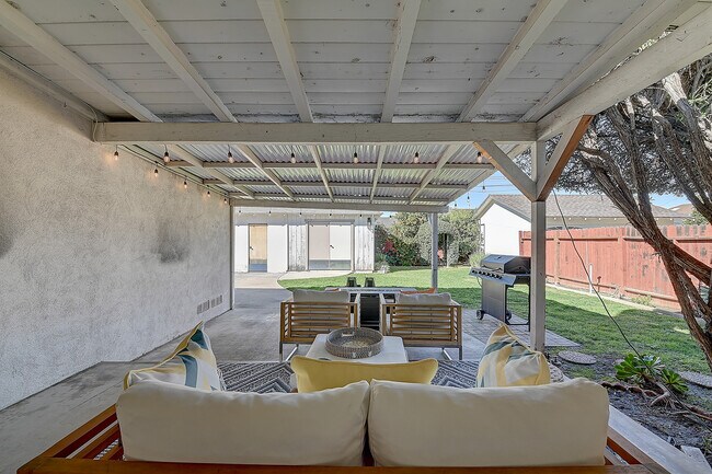 Building Photo - 444 N Shattuck Pl