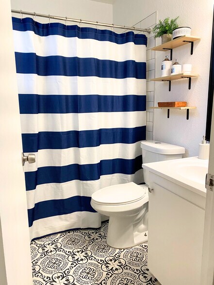 Main Bath with walk-in-shower - 1778 W 28th St