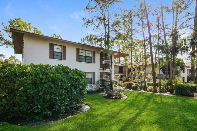 Building Photo - 2 bed 2 bath annual rental *** First floor condo *** Kings Lake Community