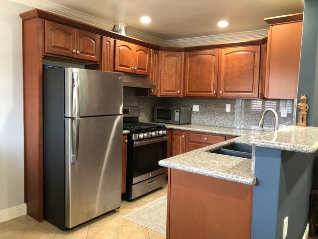 Building Photo - 4633 Marine Ave