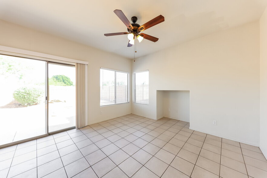 Building Photo - 3576 W Chama Dr