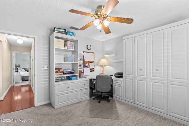 Building Photo - 6656 Rivercrest Dr