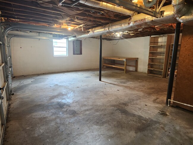 Building Photo - 415 Christopher Dr