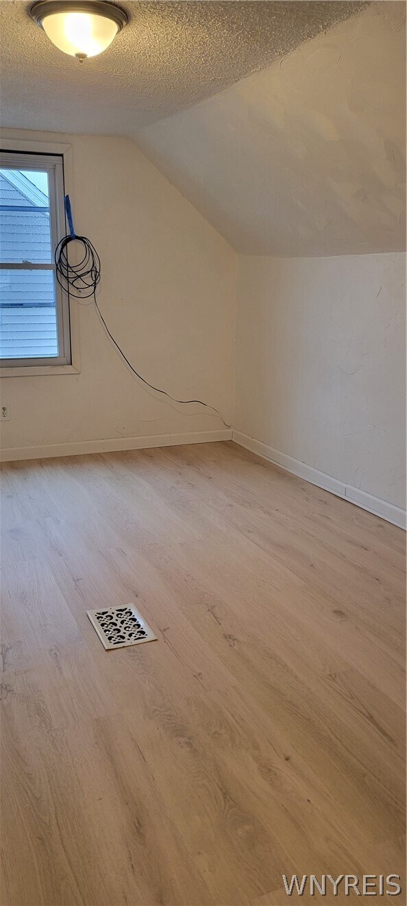 Building Photo - 3563 Sherwood Ave