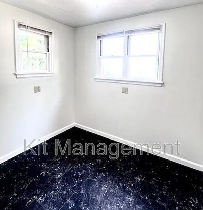 Building Photo - 4225 N Haven Ave