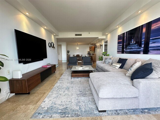 Building Photo - 251 Crandon Blvd