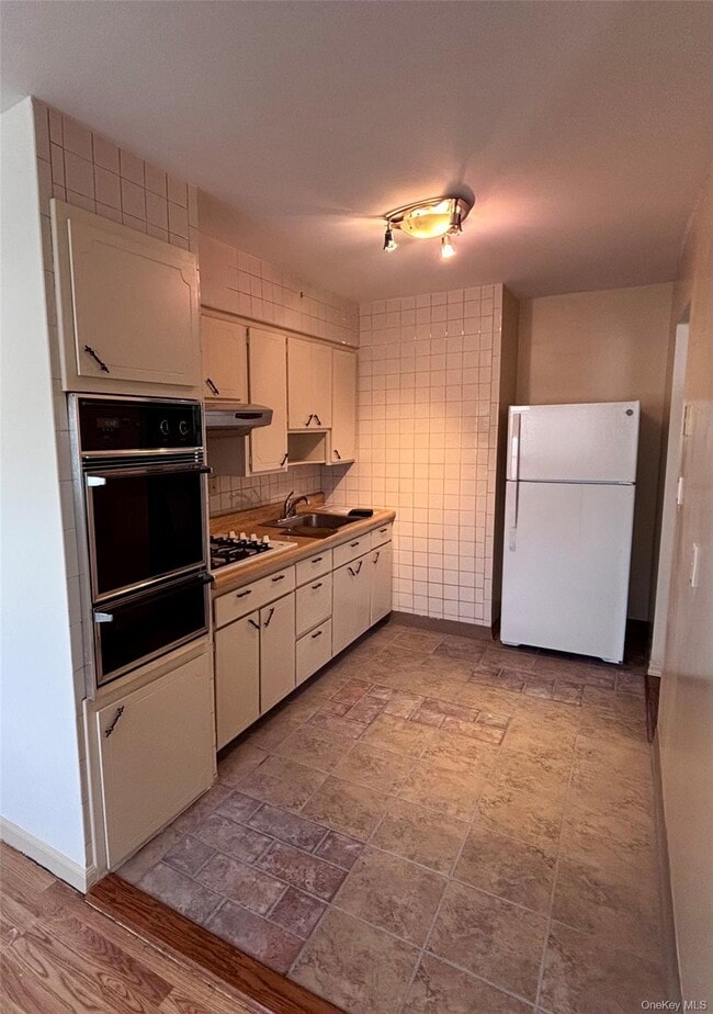 Building Photo - 265-07 Hillside Ave.