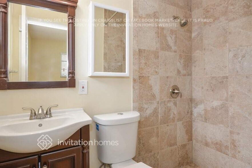 Building Photo - 3100 SW 20th Ct