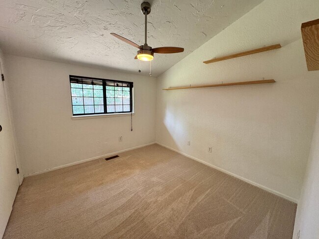 Building Photo - Charming and spacious with thoughtful updates! This 3 bed 2 bath feels new and trendy, schedule y...