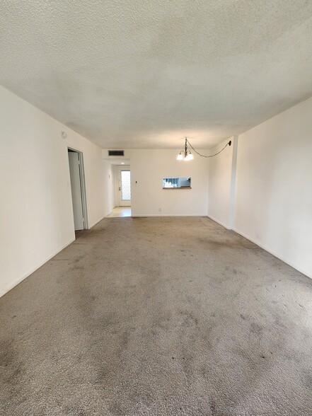 Building Photo - 3341 NW 47th Ter